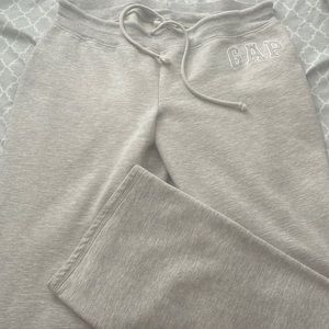Light grey gap sweatpants